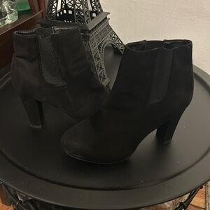 Bella Marie Black Heeled Booties Size 8.5